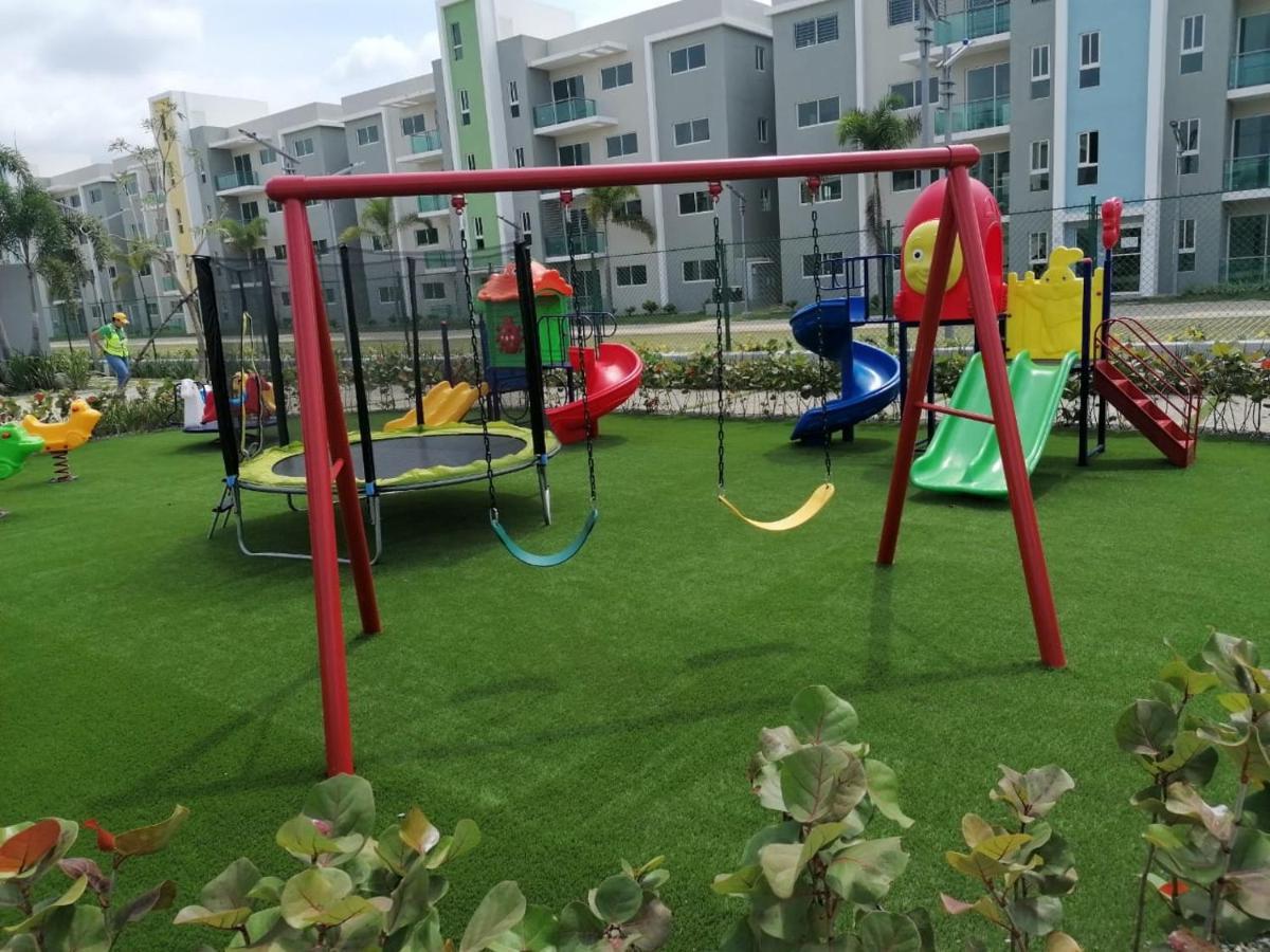 Confortable Apartamento De 3 Tres Habitaciones, Con Hermosa Vista De Area Verde, Ademas De Piscinas Y Juegos Infantiles En Area Recreativa Сантьяго-де-лос-Кабальерос Экстерьер фото